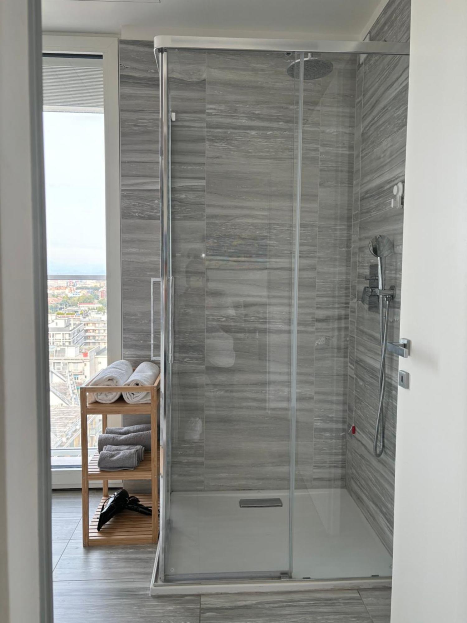 Torre Milano Skyview Suite Gym Pool & Rooftop Milão Exterior foto